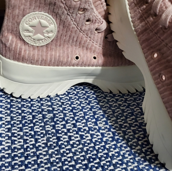 Converse - Picture 3 of 5